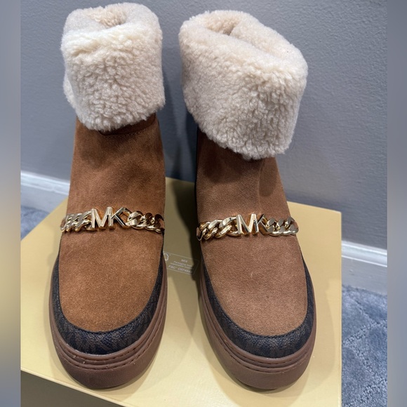 Michael kors Chapman Embellished Faux Suede and Faux Shearling Boot size 7.5 US - Picture 5 of 8